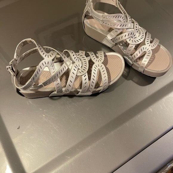 Baretraps women’s silver gladiator sandals 7.5 - Picture 3 of 6